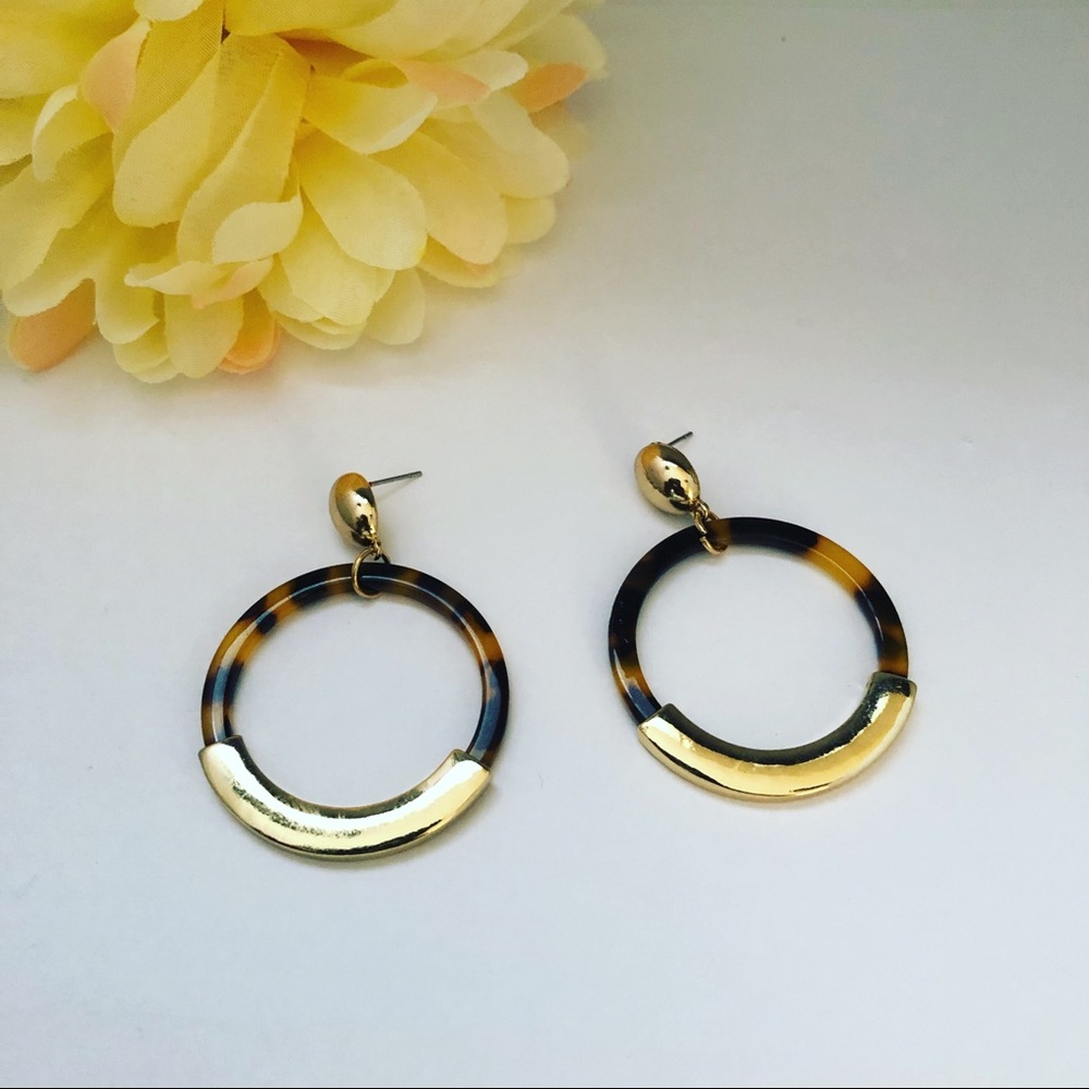 The Linda Hoops💛💛